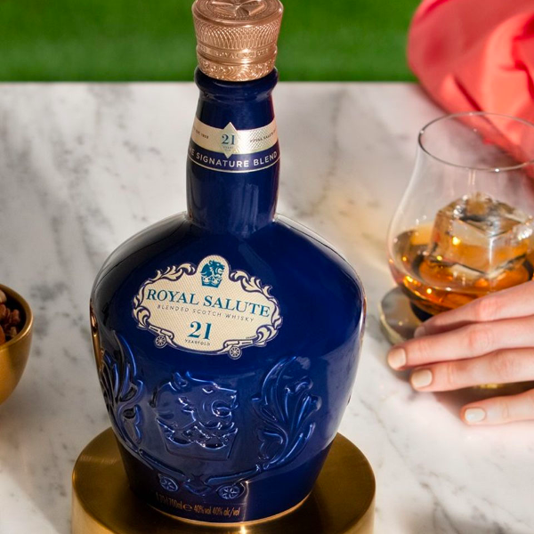 ウイスキー  Salute Aged 21 Years 21 Year Old The Peated Blend - Royal Salute Scotch Whisky